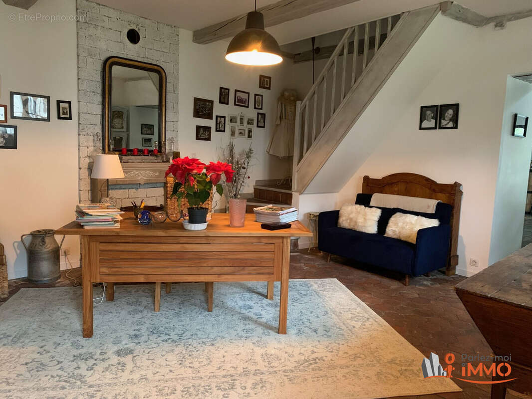 Maison à CHEVRY-SOUS-LE-BIGNON