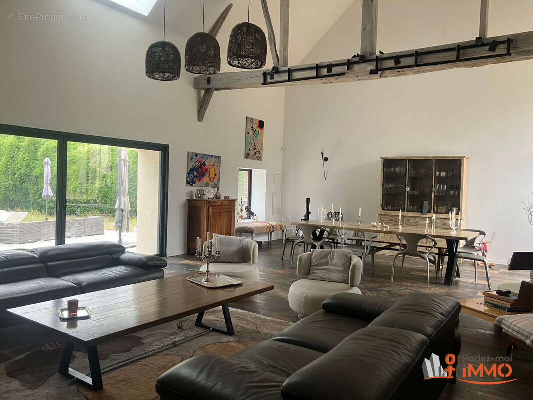 Maison à CHEVRY-SOUS-LE-BIGNON