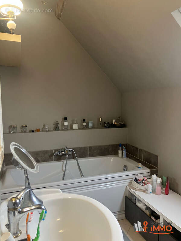 Maison à CHEVRY-SOUS-LE-BIGNON