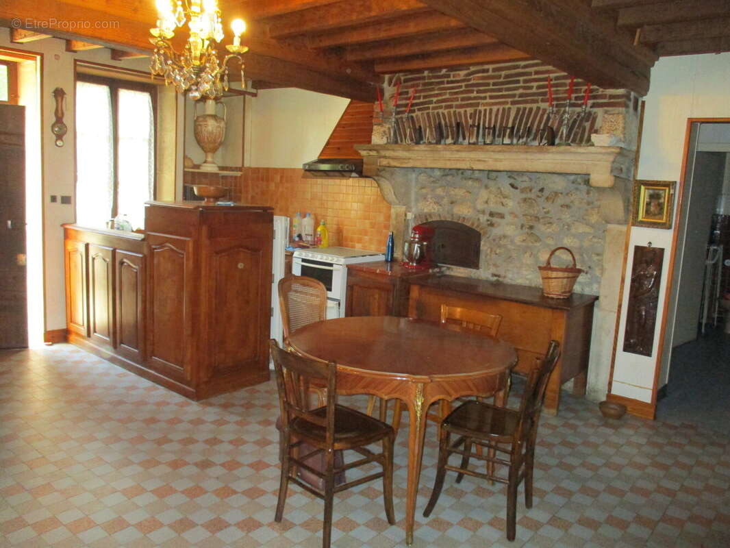 Maison à SAINT-LEGER-DE-FOUGERET