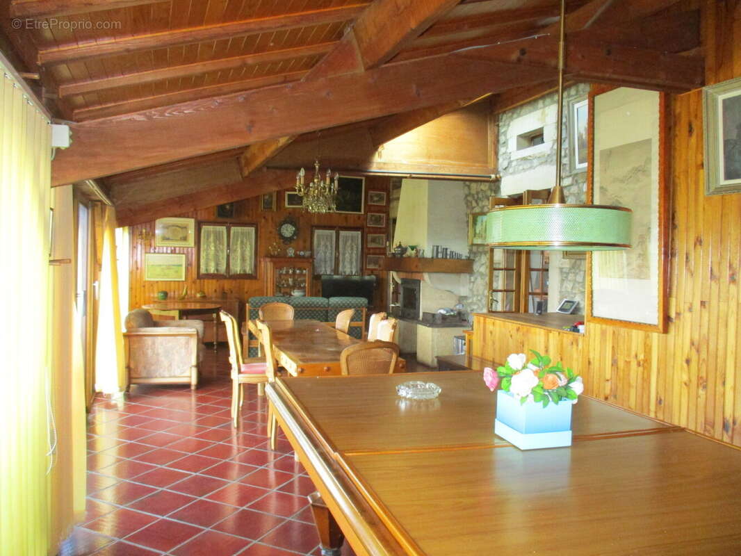 Maison à SAINT-LEGER-DE-FOUGERET