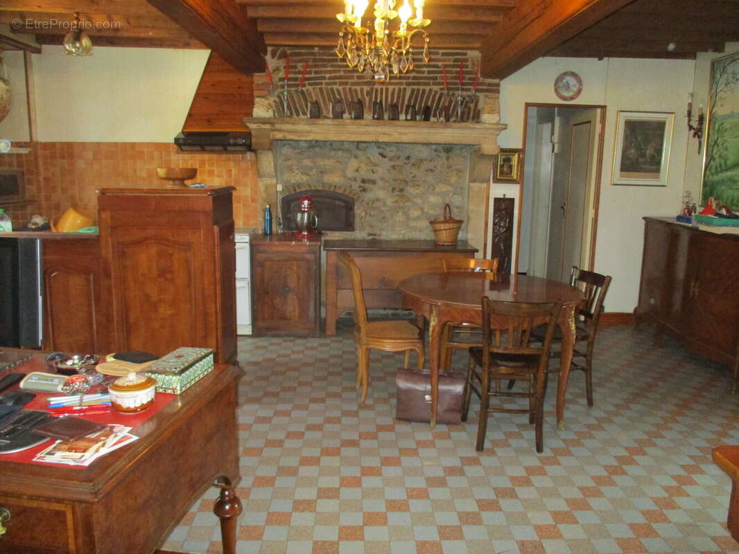 Maison à SAINT-LEGER-DE-FOUGERET