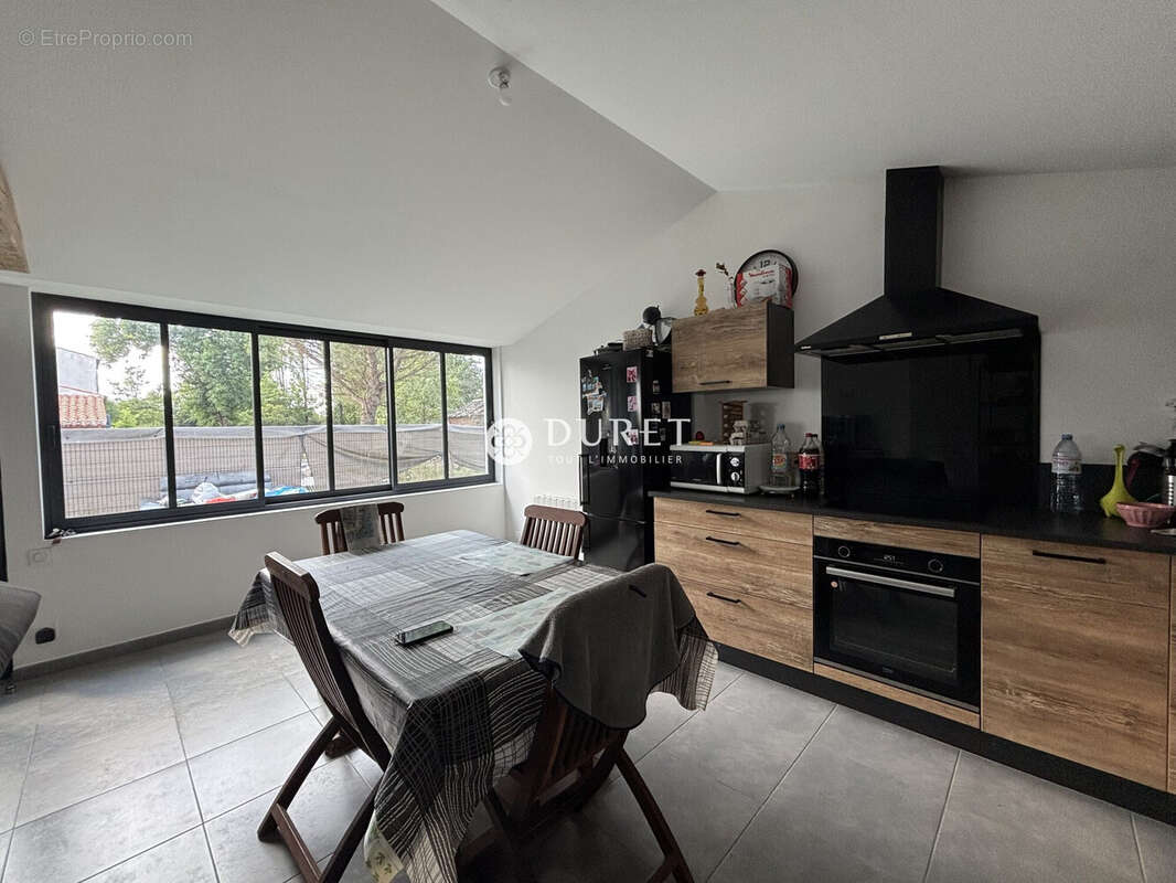 Maison à CHATEAUNEUF