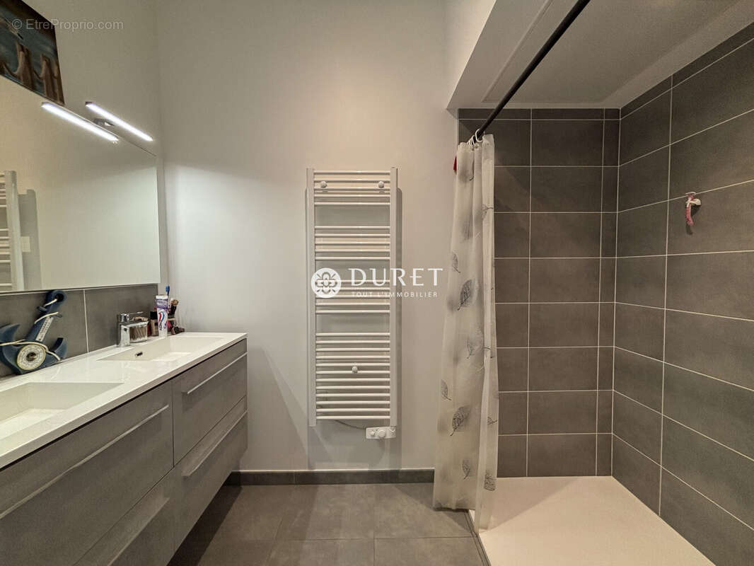 Maison à CHATEAUNEUF