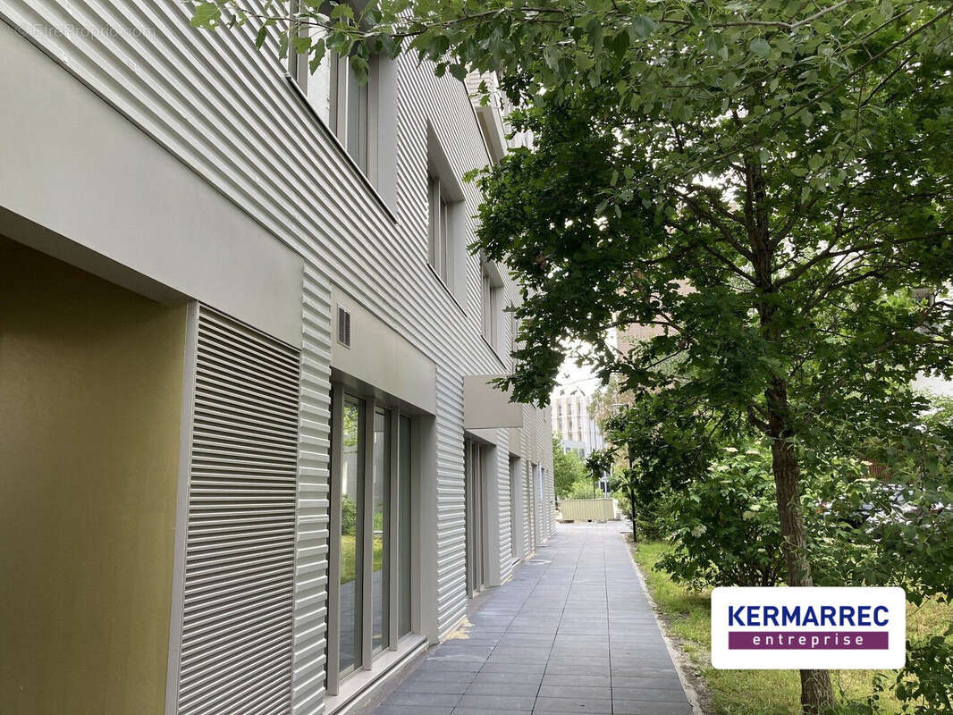 Commerce à SAINT-JACQUES-DE-LA-LANDE