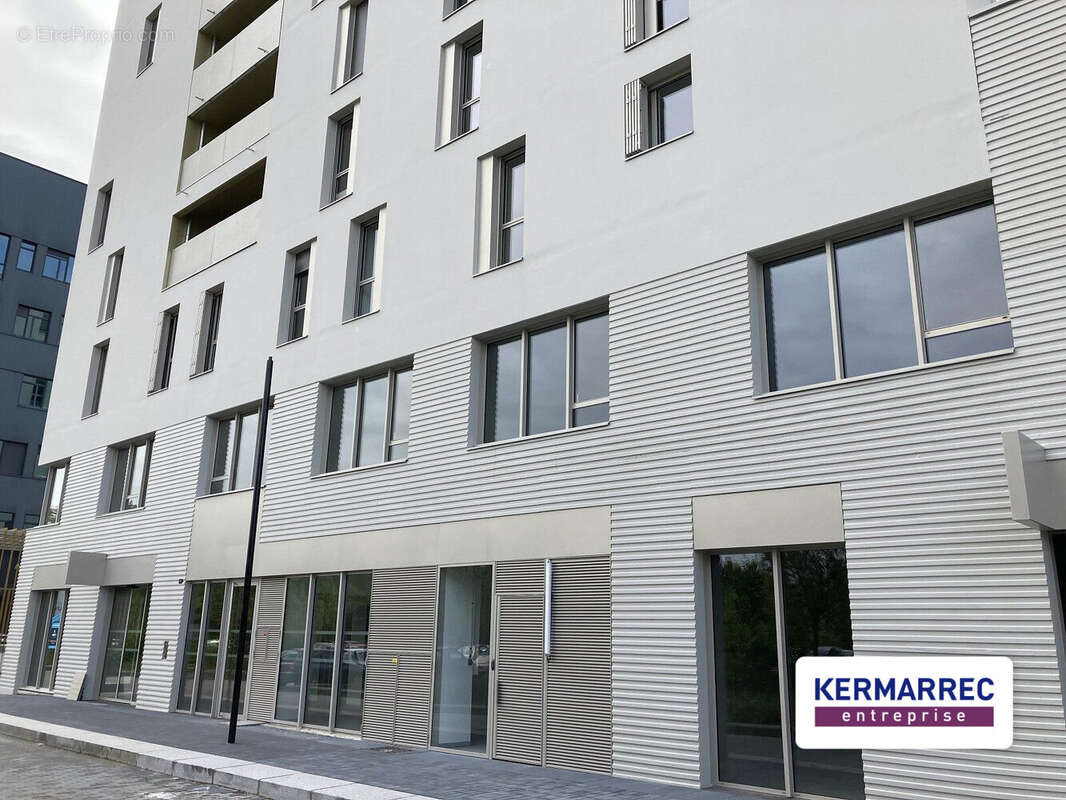 Commerce à SAINT-JACQUES-DE-LA-LANDE