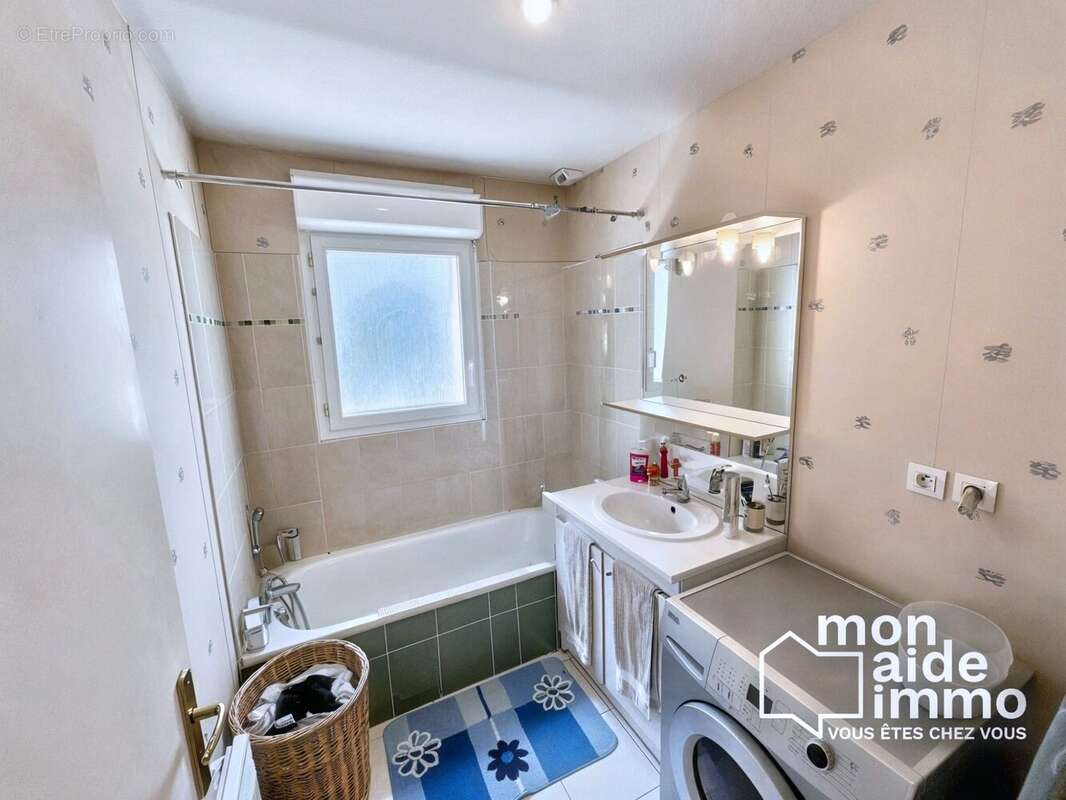 Appartement à COUTRAS