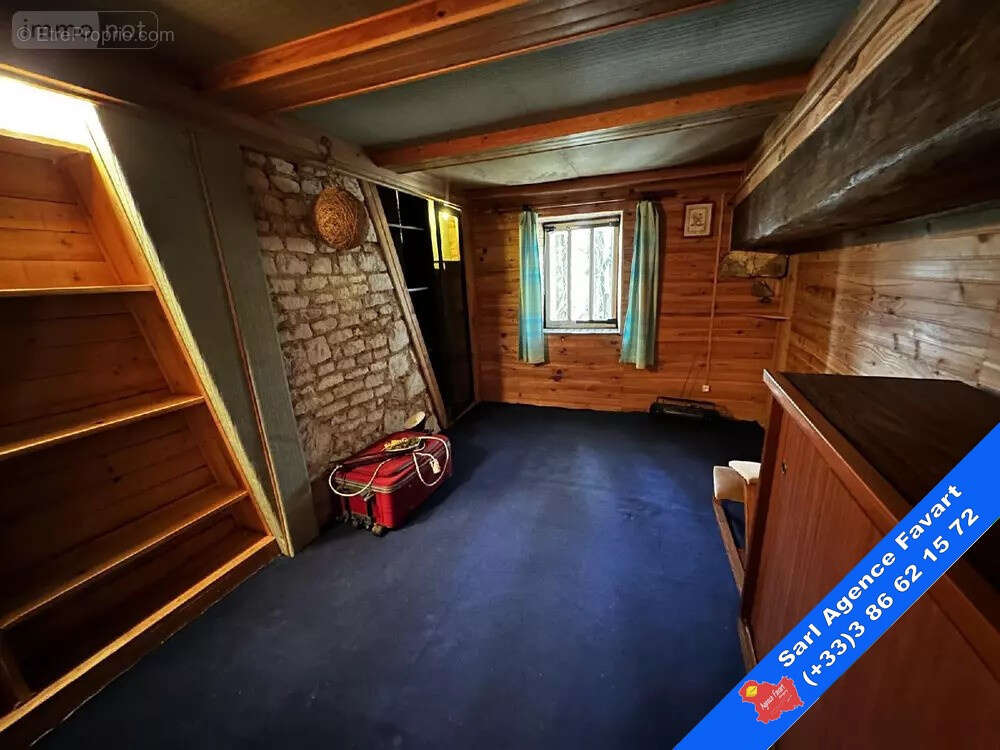 Maison à LA CELLE-SAINT-CYR