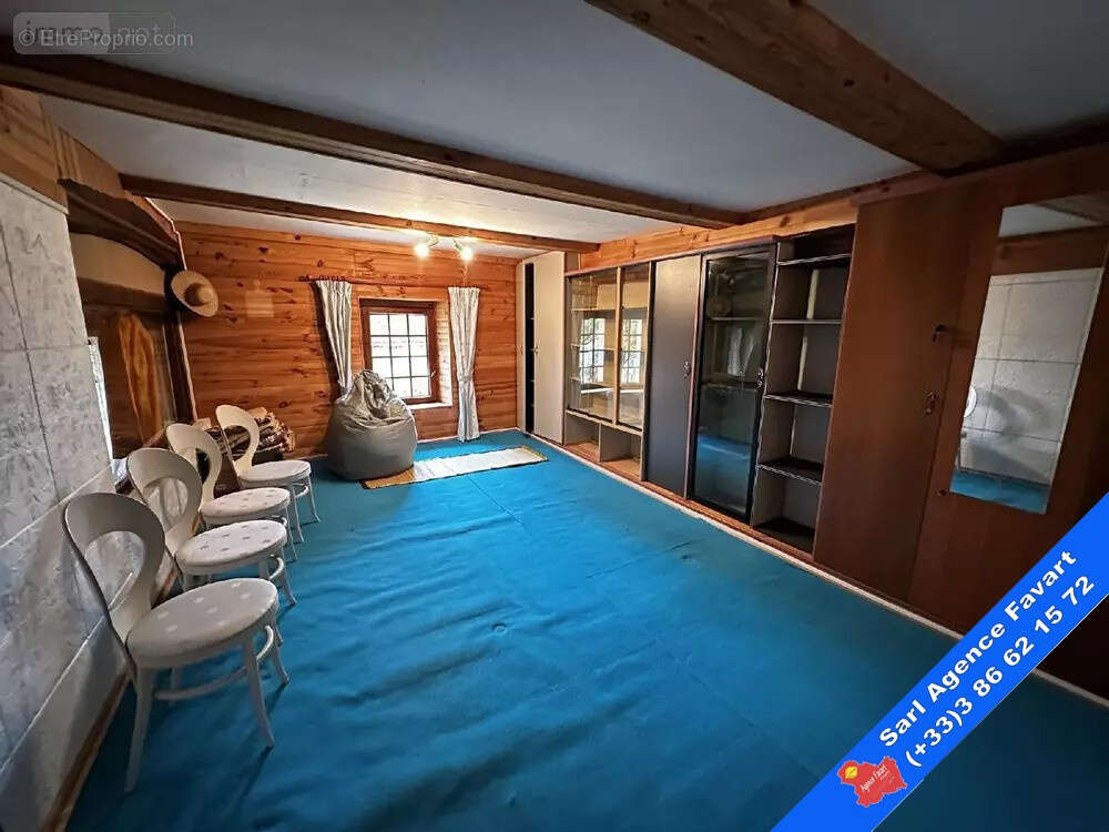 Maison à LA CELLE-SAINT-CYR