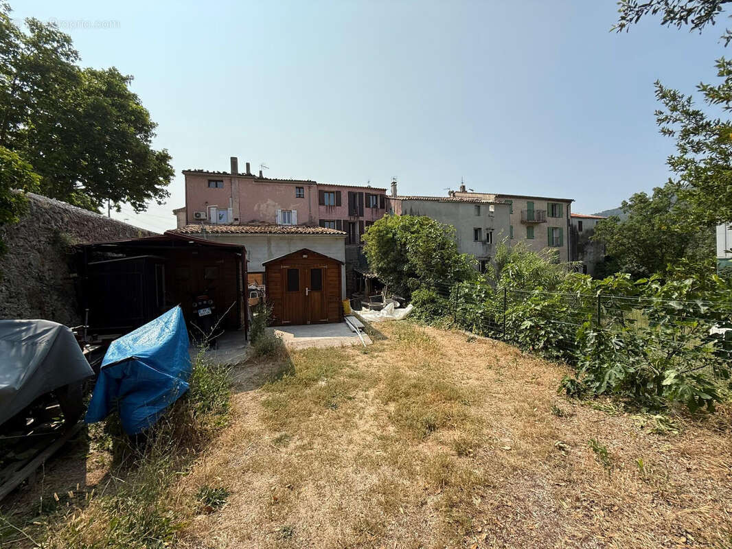 Appartement à SOLLIES-PONT