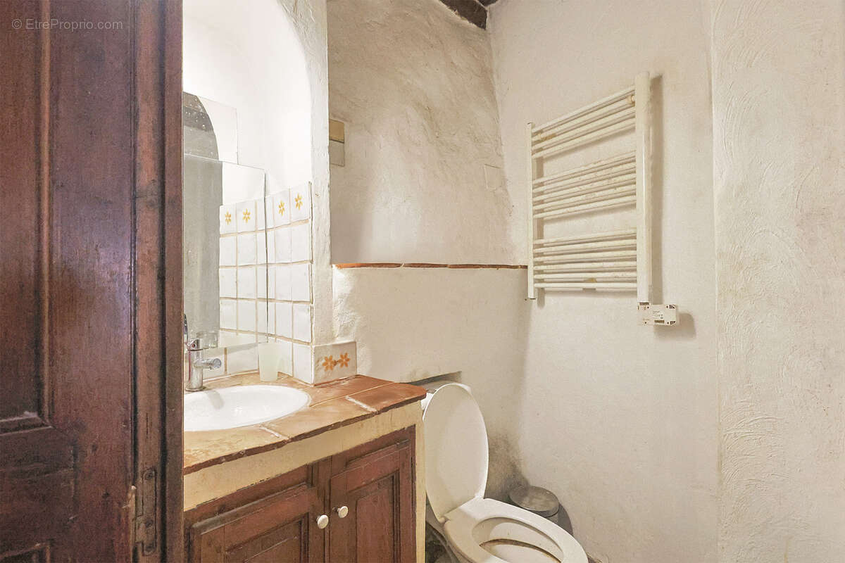 Appartement à SOLLIES-PONT