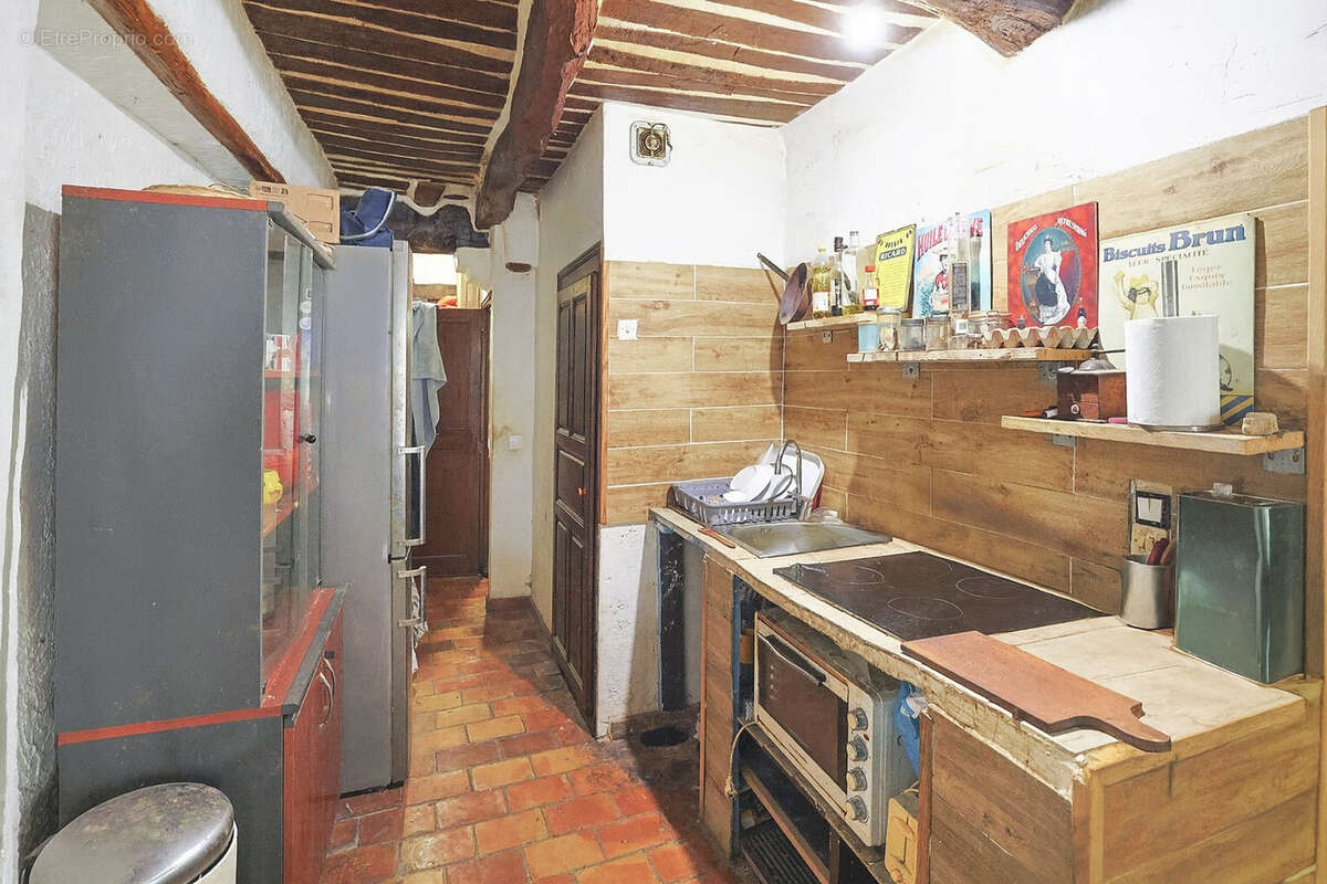 Appartement à SOLLIES-PONT