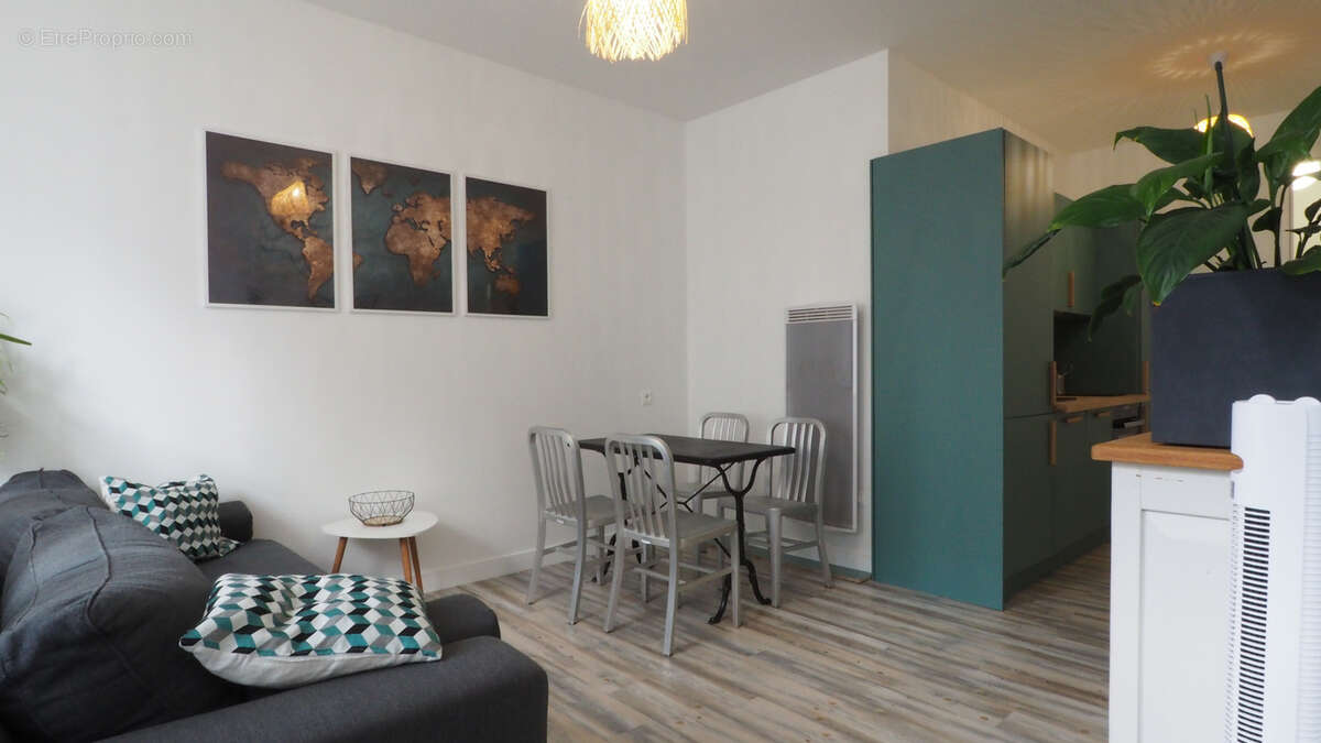 Appartement à FOURAS