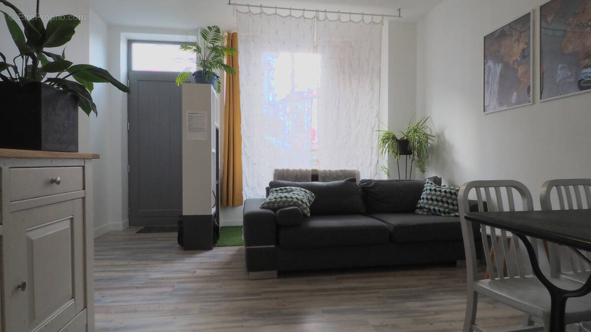 Appartement à FOURAS