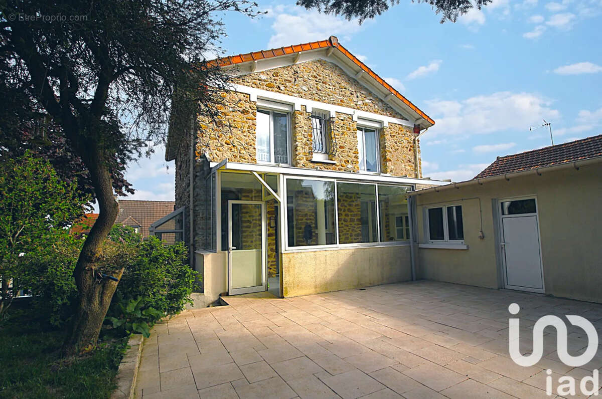 Maison à VILLECRESNES