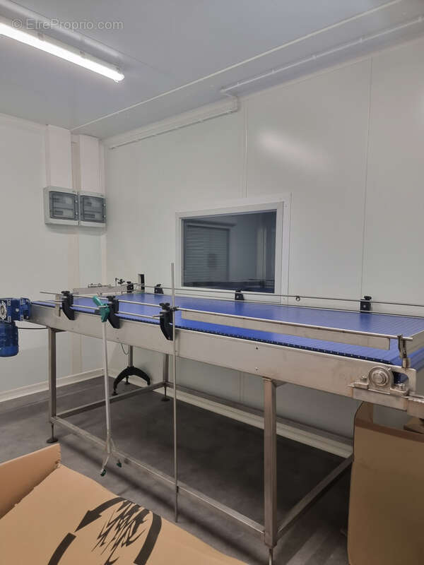 Commerce à ALVIGNAC