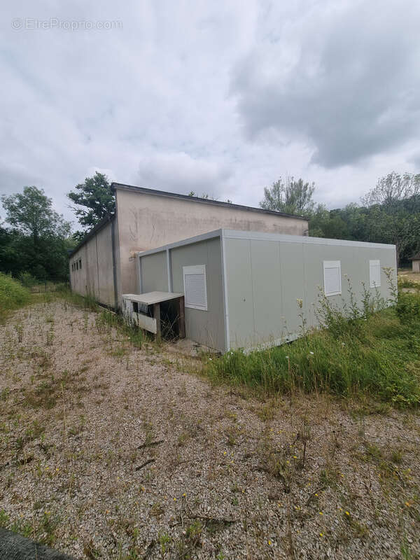 Commerce à ALVIGNAC