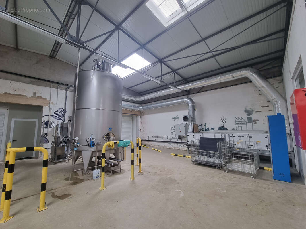 Commerce à ALVIGNAC