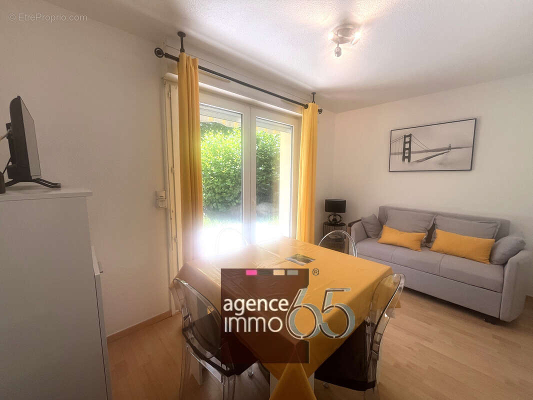 Appartement à ESQUIEZE-SERE