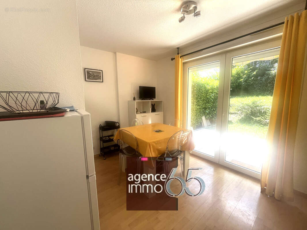 Appartement à ESQUIEZE-SERE