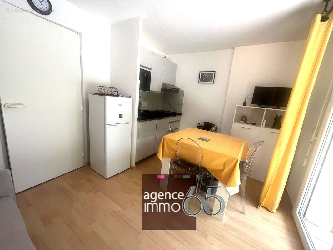 Appartement à ESQUIEZE-SERE