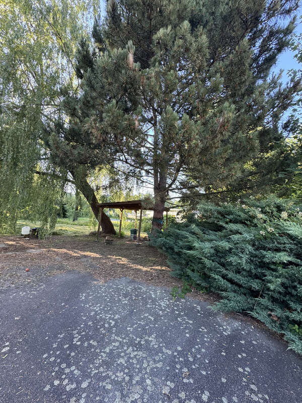 Terrain à SAINT-ETIENNE