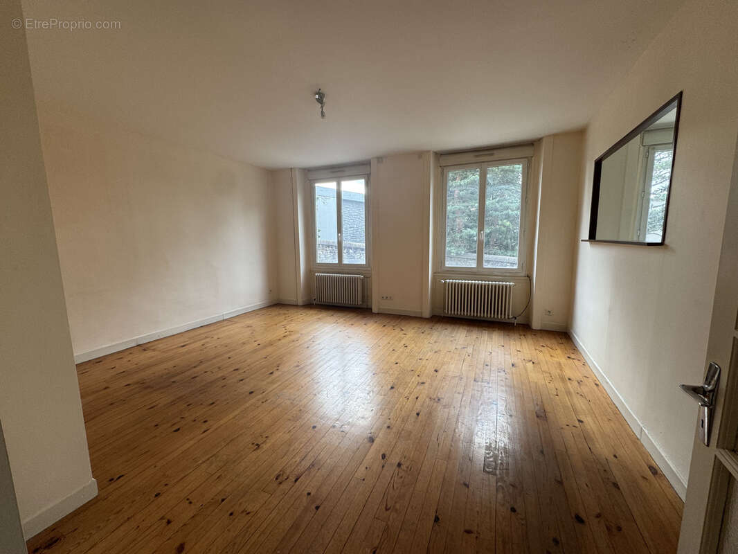 Appartement à SAINT-ETIENNE