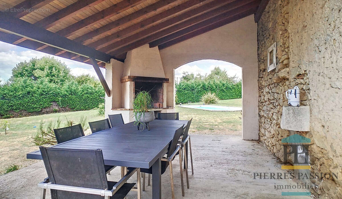 Maison à SAINTE-FOY-LA-LONGUE