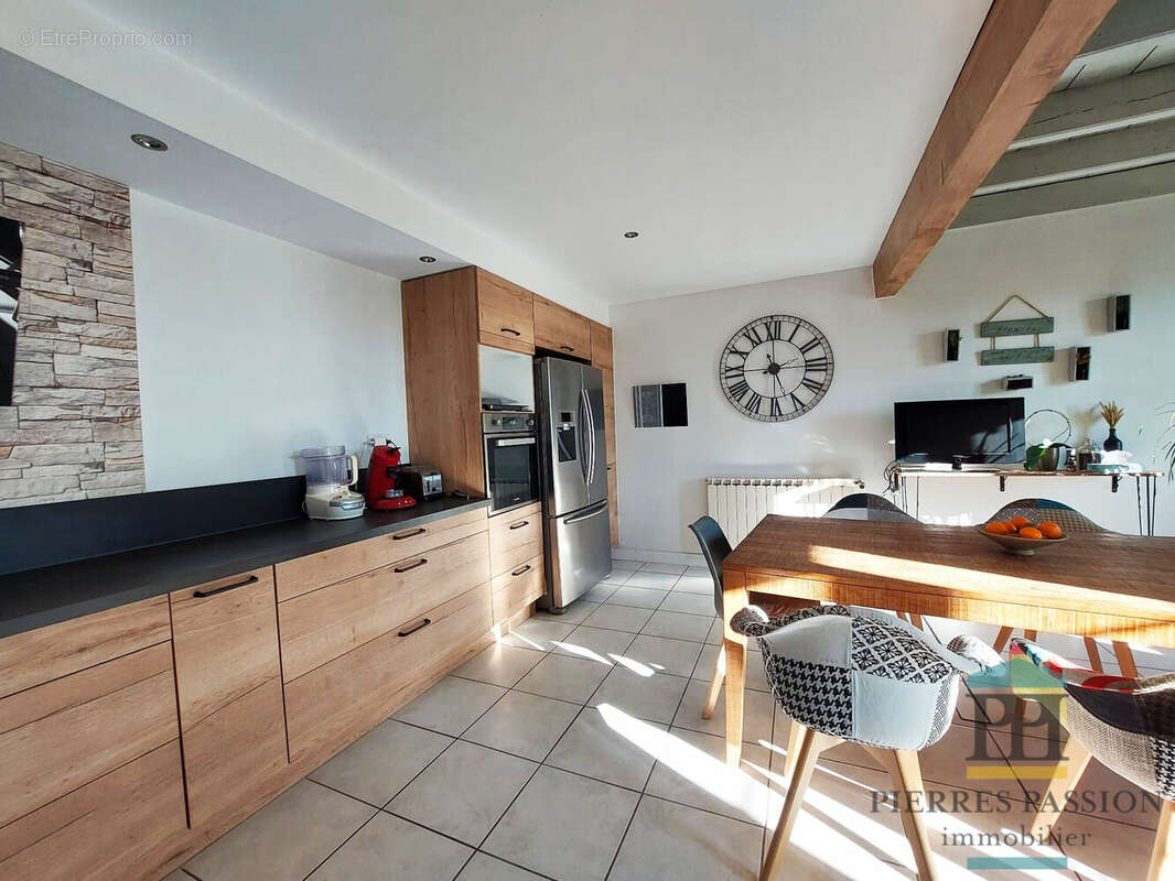 Maison à SAINTE-FOY-LA-LONGUE