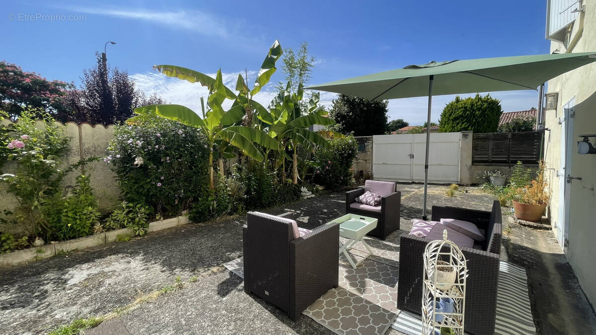 Maison à FRONTENAY-ROHAN-ROHAN