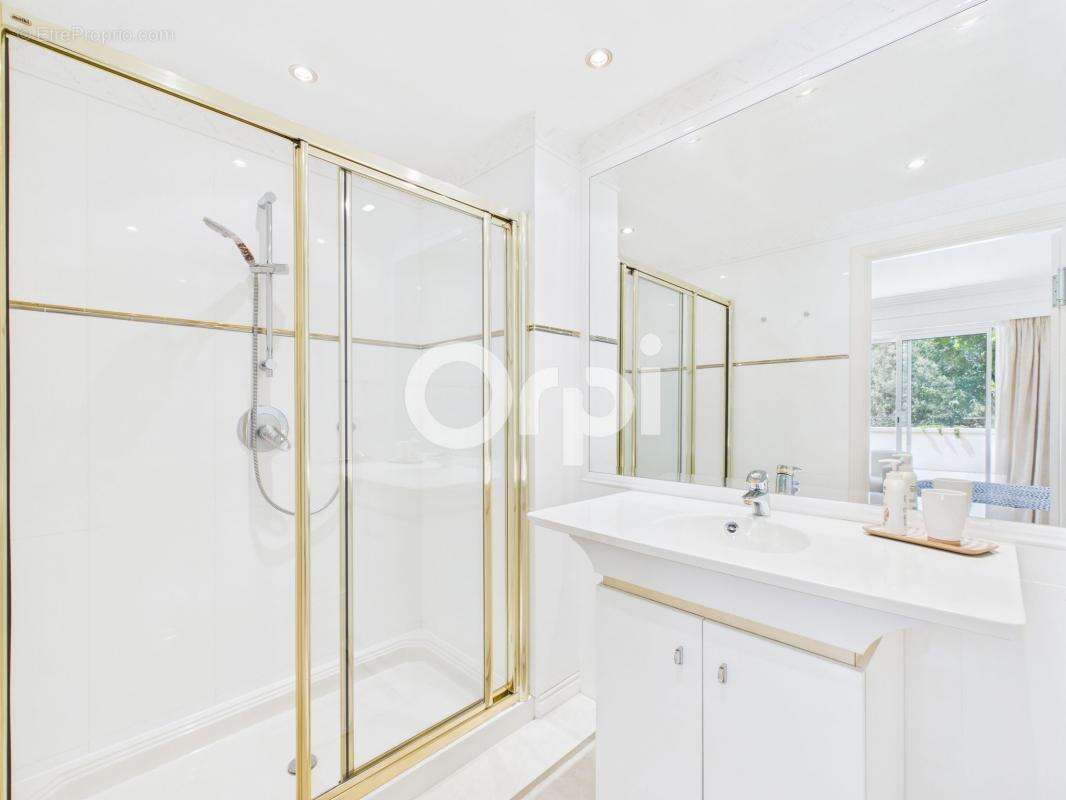 Maison à MANDELIEU-LA-NAPOULE