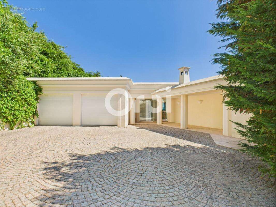 Maison à MANDELIEU-LA-NAPOULE