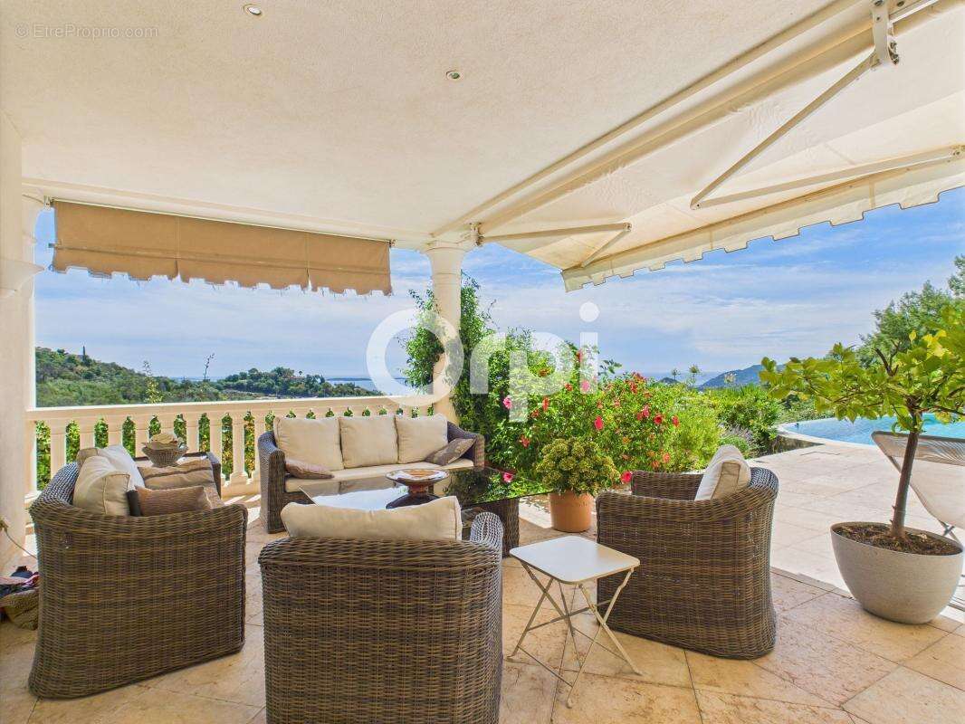 Maison à MANDELIEU-LA-NAPOULE