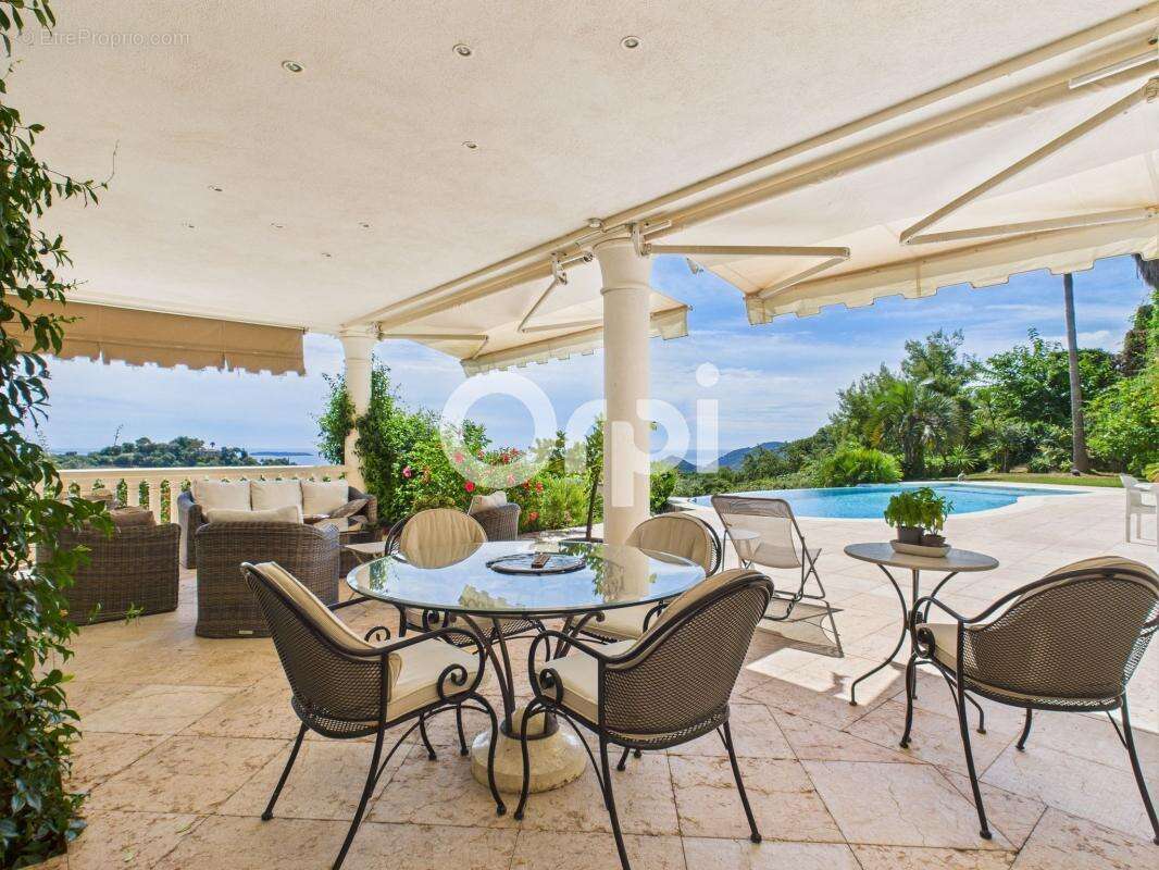 Maison à MANDELIEU-LA-NAPOULE