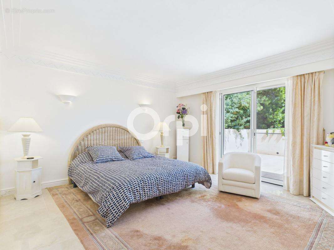 Maison à MANDELIEU-LA-NAPOULE