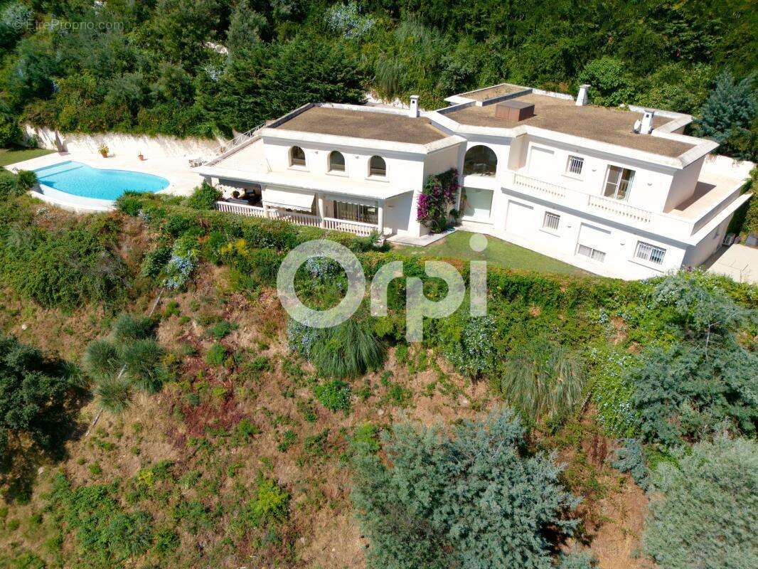 Maison à MANDELIEU-LA-NAPOULE