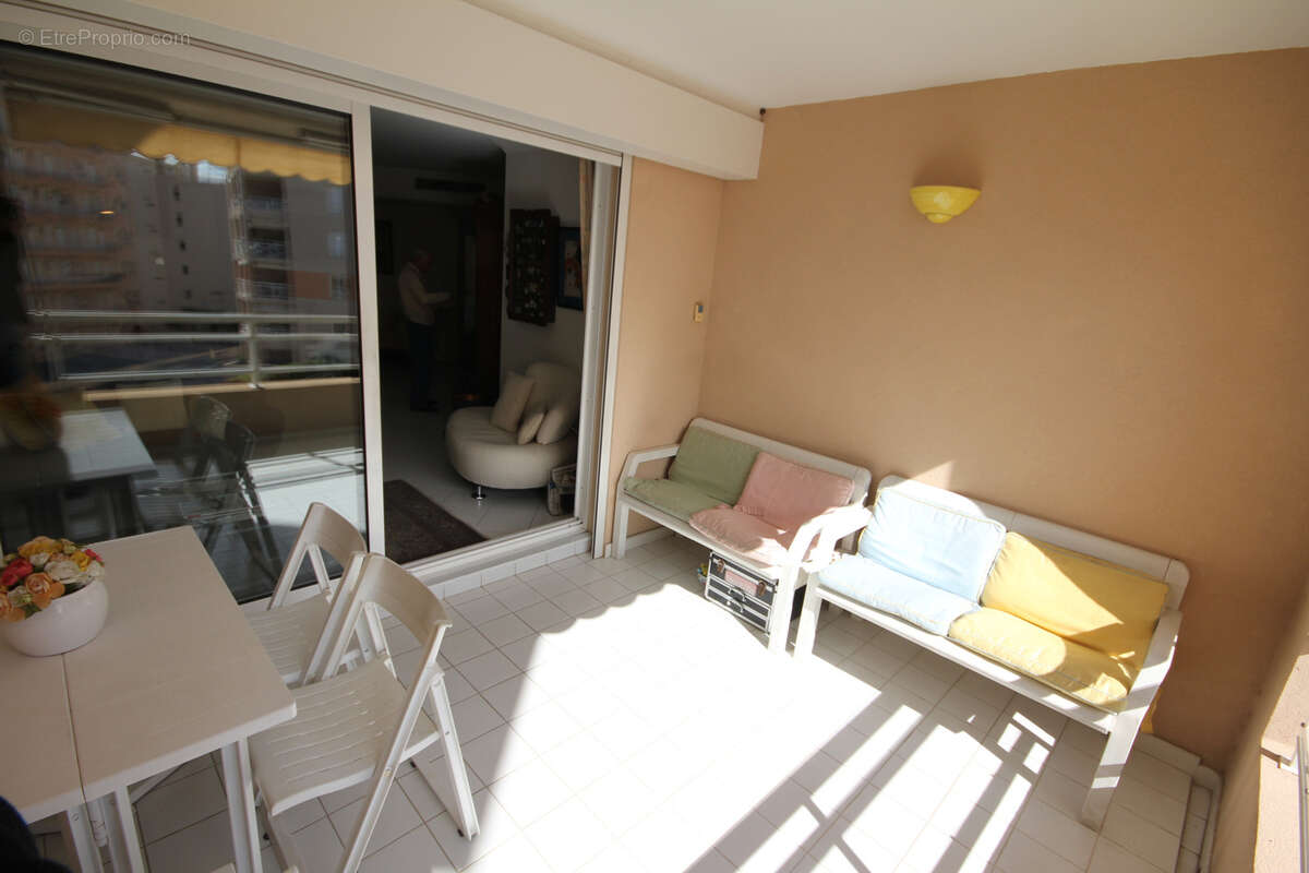 Appartement à VALLAURIS