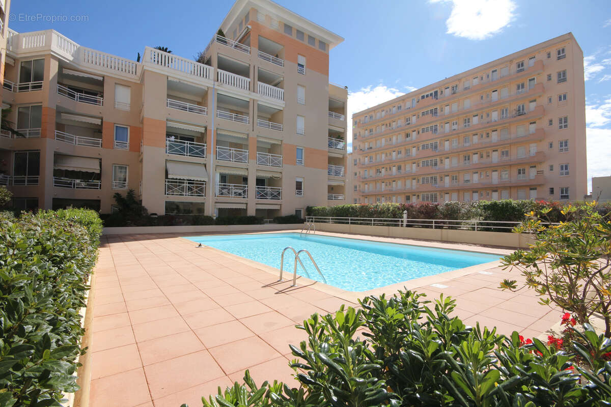 Appartement à VALLAURIS