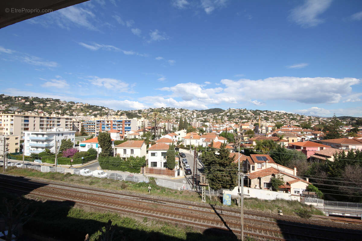 Appartement à VALLAURIS