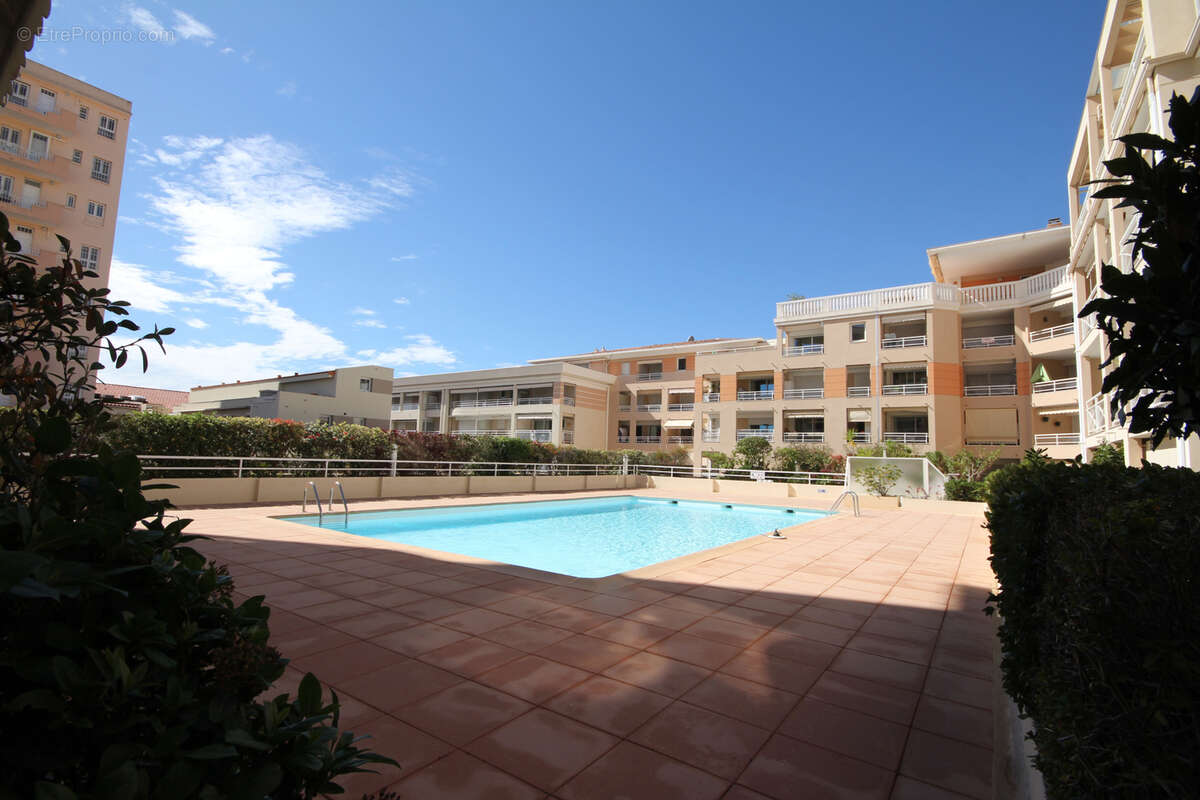 Appartement à VALLAURIS