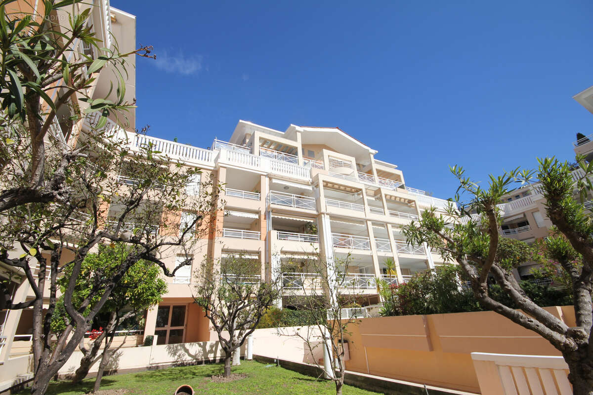 Appartement à VALLAURIS