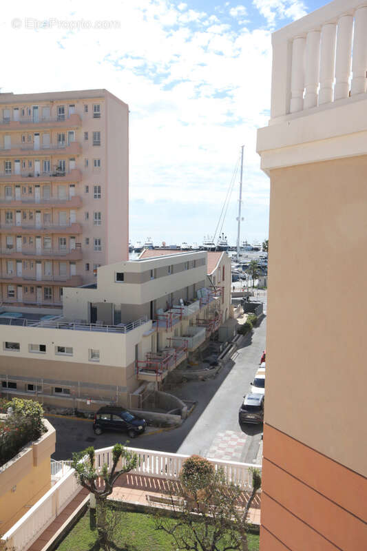 Appartement à VALLAURIS