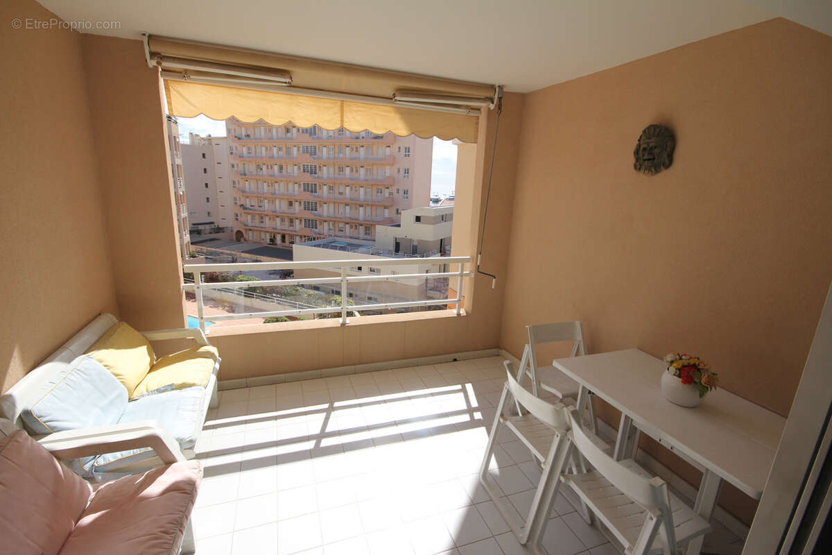 Appartement à VALLAURIS