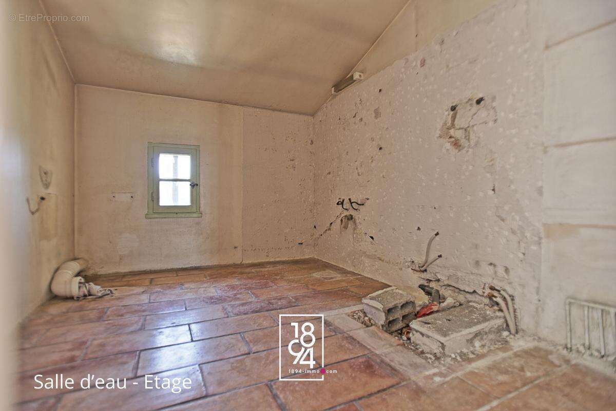 Maison à L'ISLE-SUR-LA-SORGUE