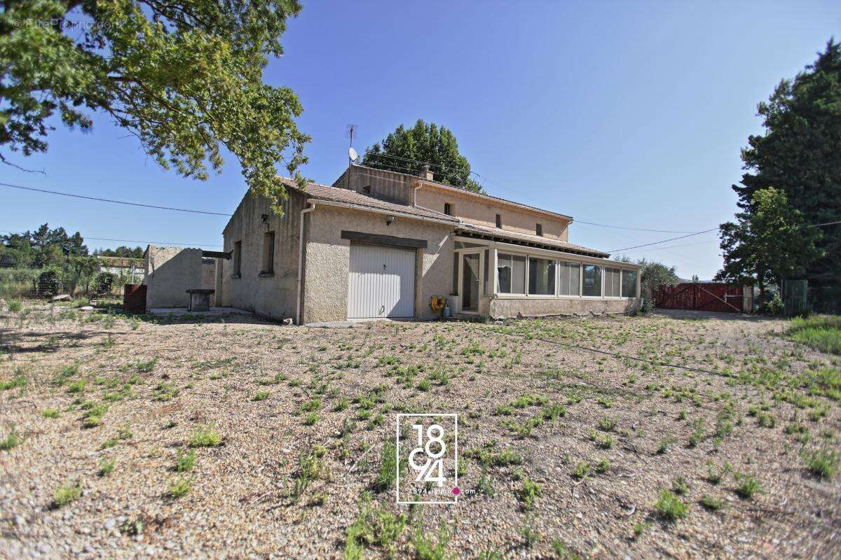 Maison à L'ISLE-SUR-LA-SORGUE