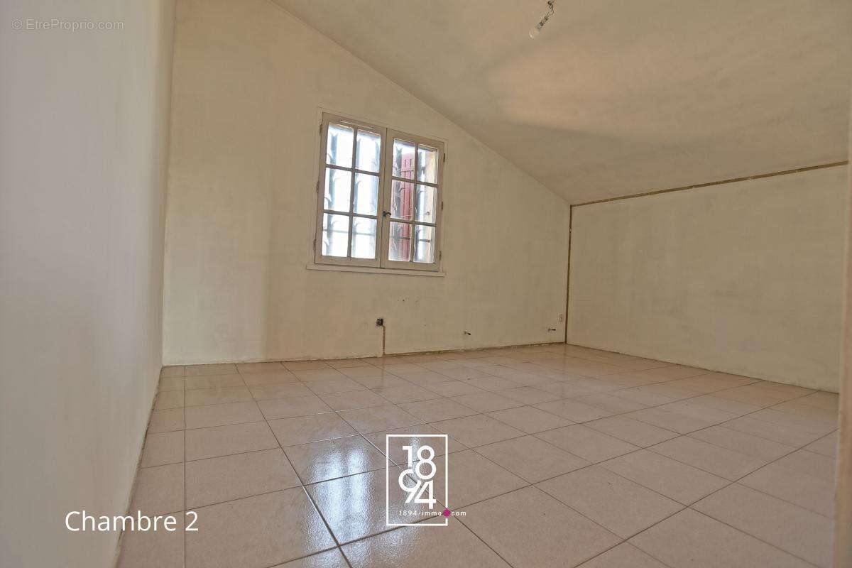 Maison à L'ISLE-SUR-LA-SORGUE