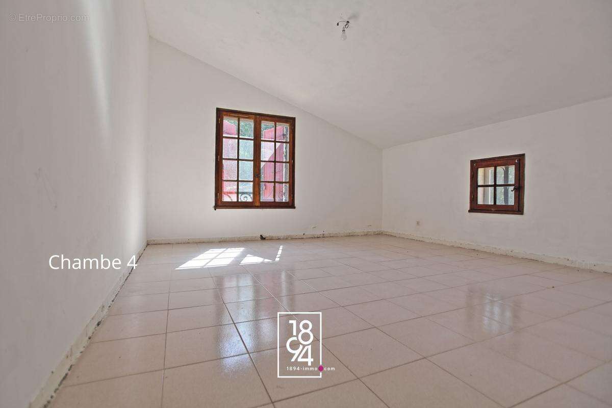 Maison à L'ISLE-SUR-LA-SORGUE