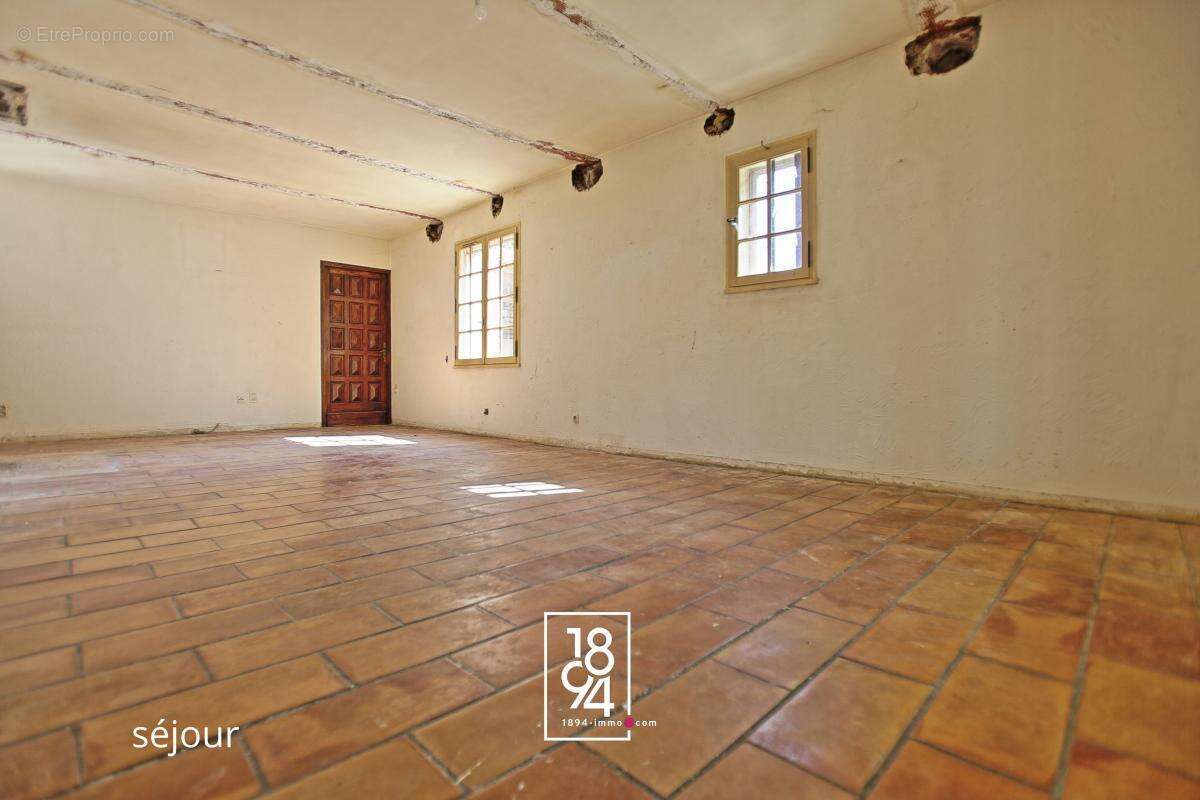 Maison à L'ISLE-SUR-LA-SORGUE