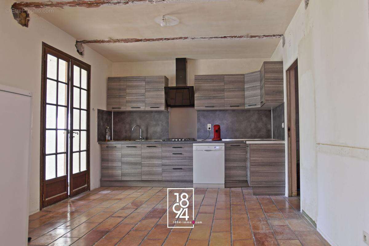 Maison à L'ISLE-SUR-LA-SORGUE