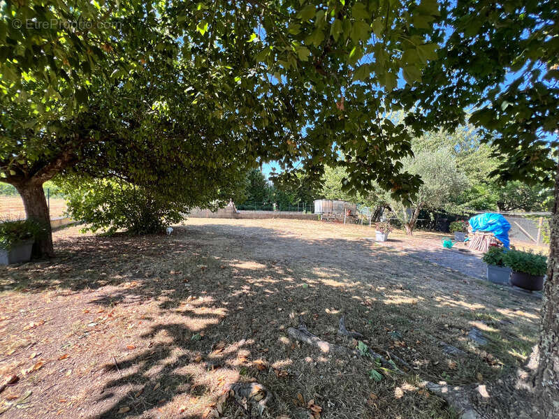 Maison à LOUZAC-SAINT-ANDRE